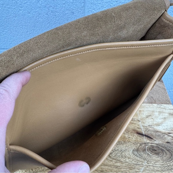 Coach Vintage City Bag | Butterscotch Glove-Tanned Crossbody - Picture 11 of 16